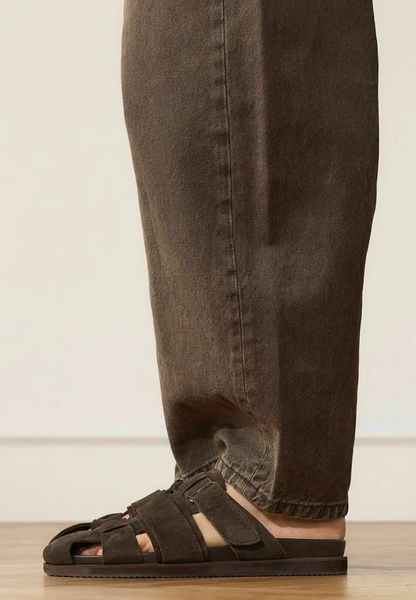 Сабо Manfield, Braun