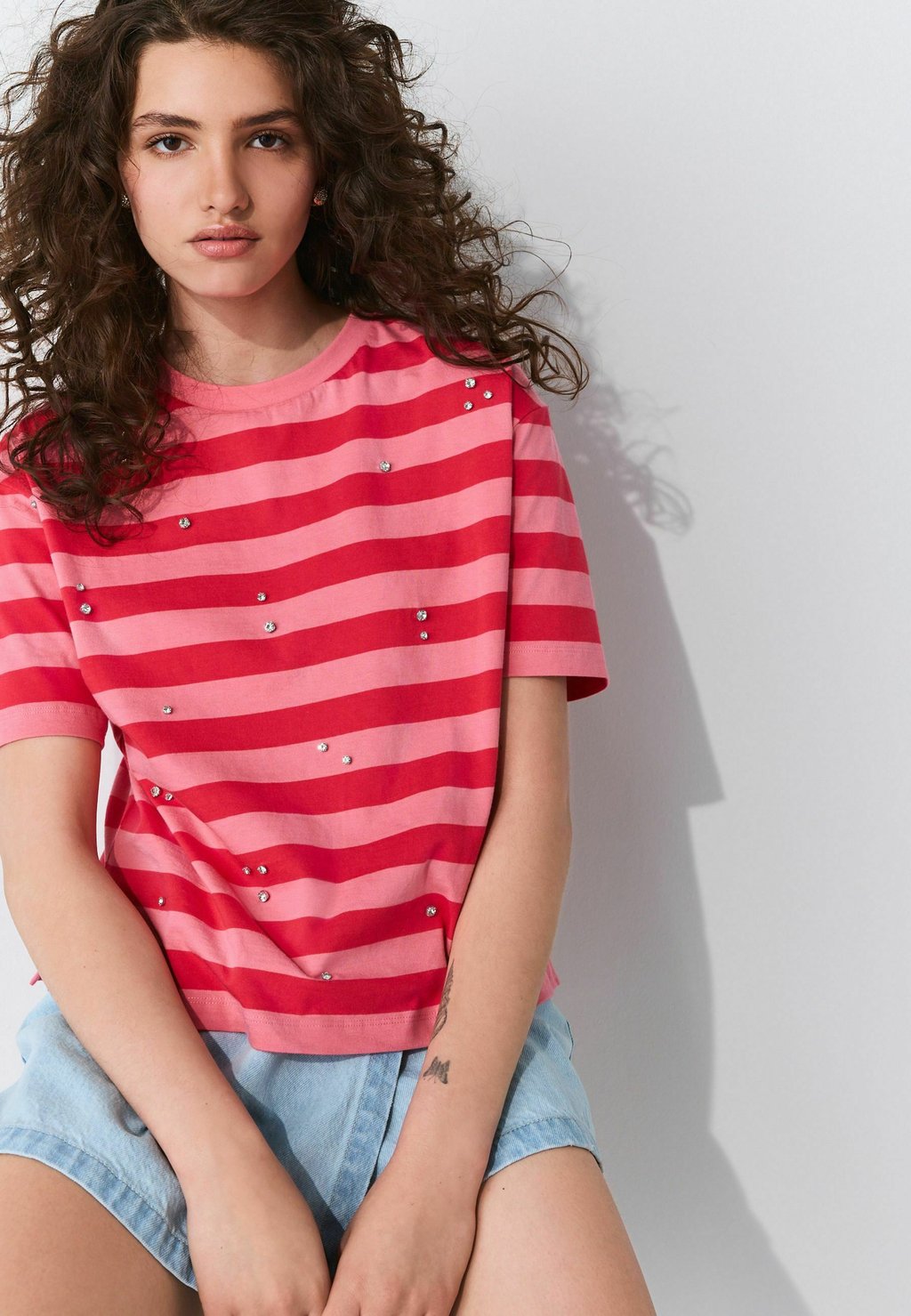 

Футболка с принтом REGULAR FIT SHORT SLEEVE EMBELLISHED Next, розовый