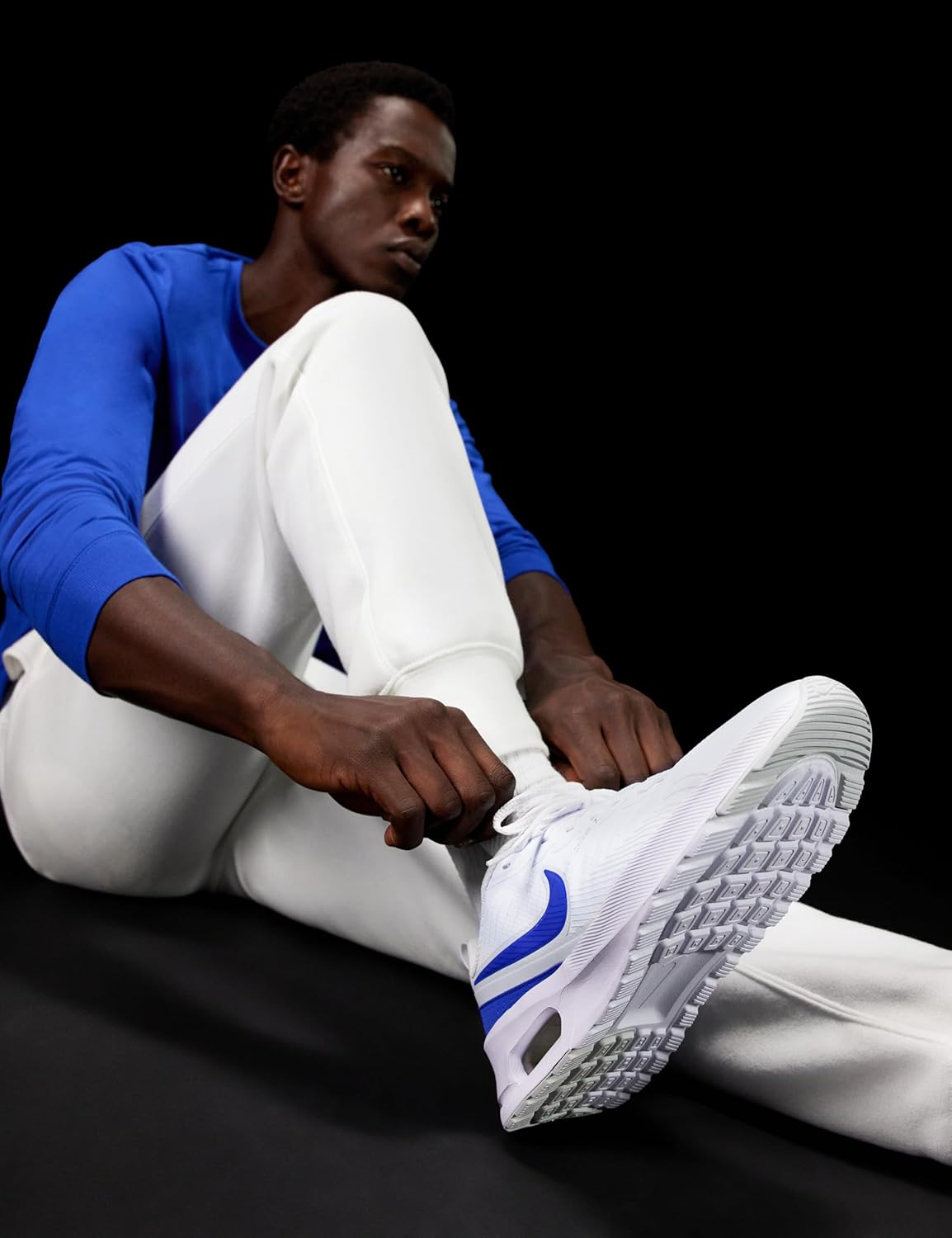 Мужские кроссовки Nike Air Max Nuaxis, белый/черный/синий — фото 2