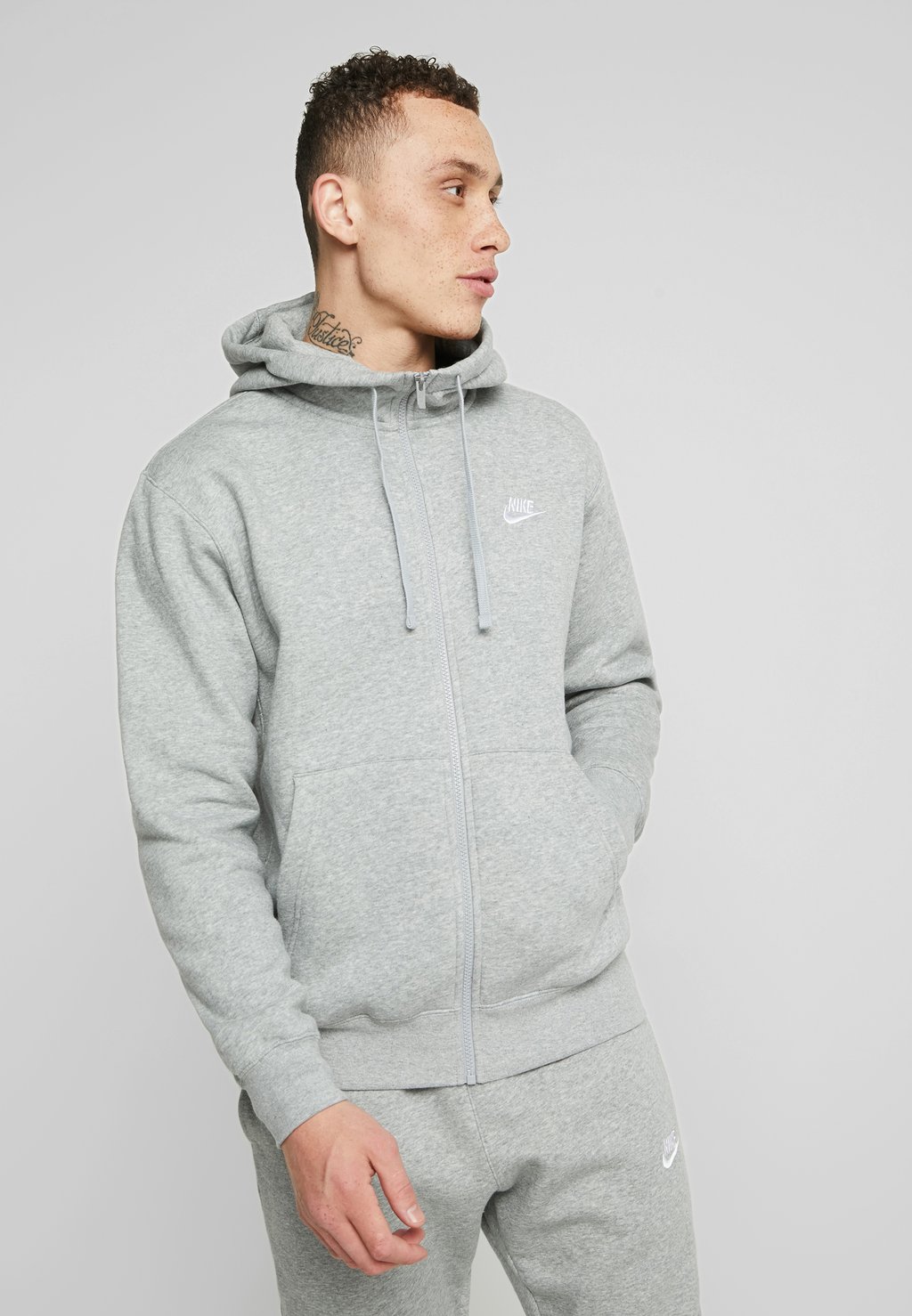 

Толстовка на молнии CLUB HOODIE Nike, темно-серый вереск/матовое серебро/белый