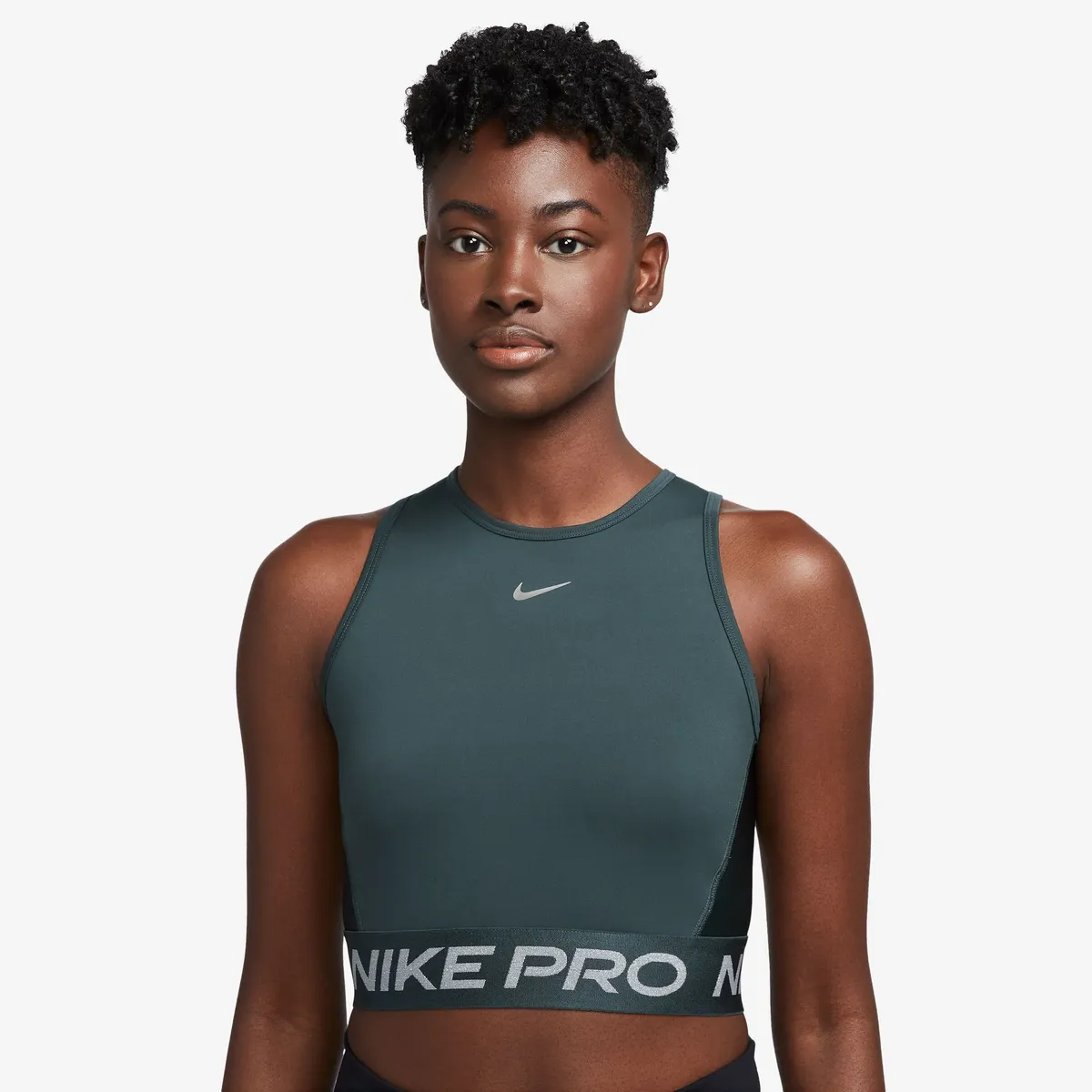 

Майка для тренировок Nike "ЖЕНСКАЯ УКОРОЧЕННАЯ МАЙКА PRO DRI-FIT", серебристый