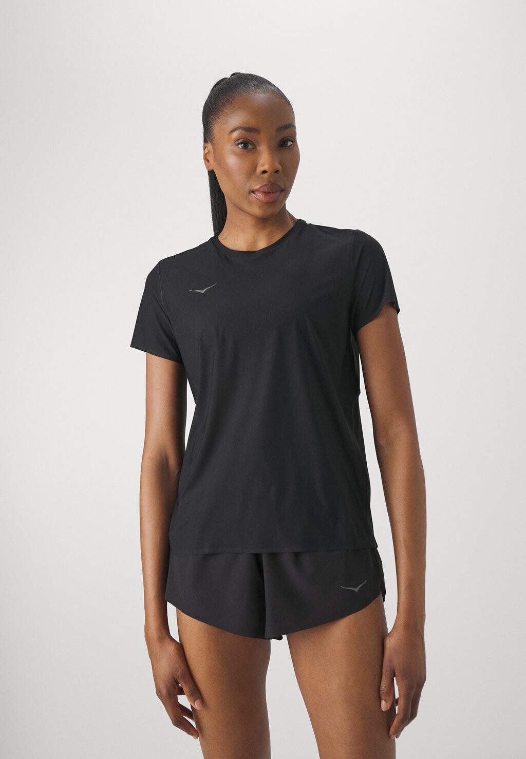 

Спортивная футболка AIROLITE RUN SHORT SLEEVE HOKA, цвет black