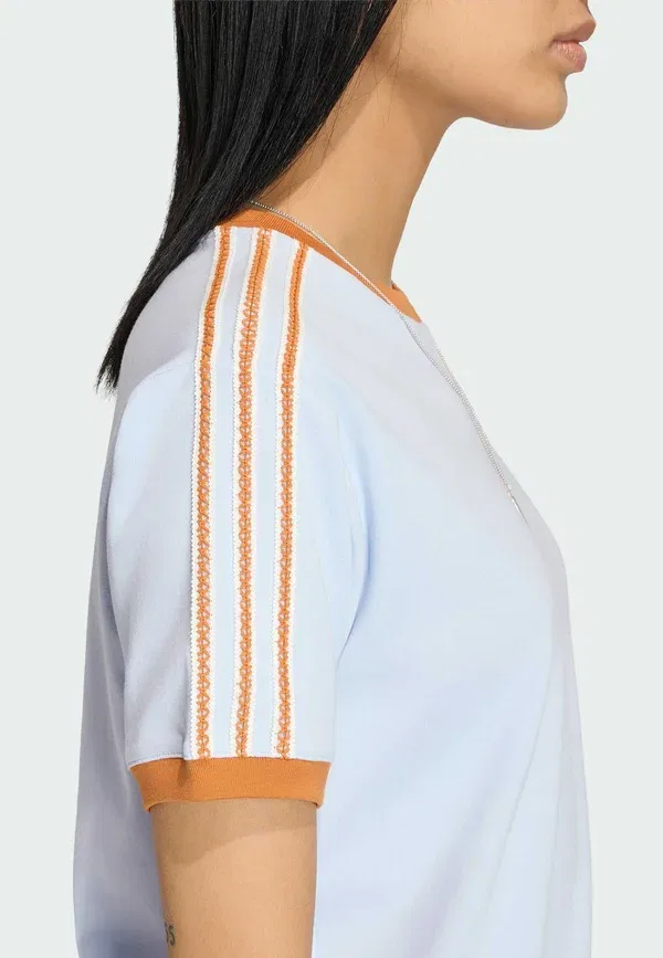 Футболка Adidas Originals Summer Glow Advanced Three Stripes Print, цвет кристально-голубой — фото 4