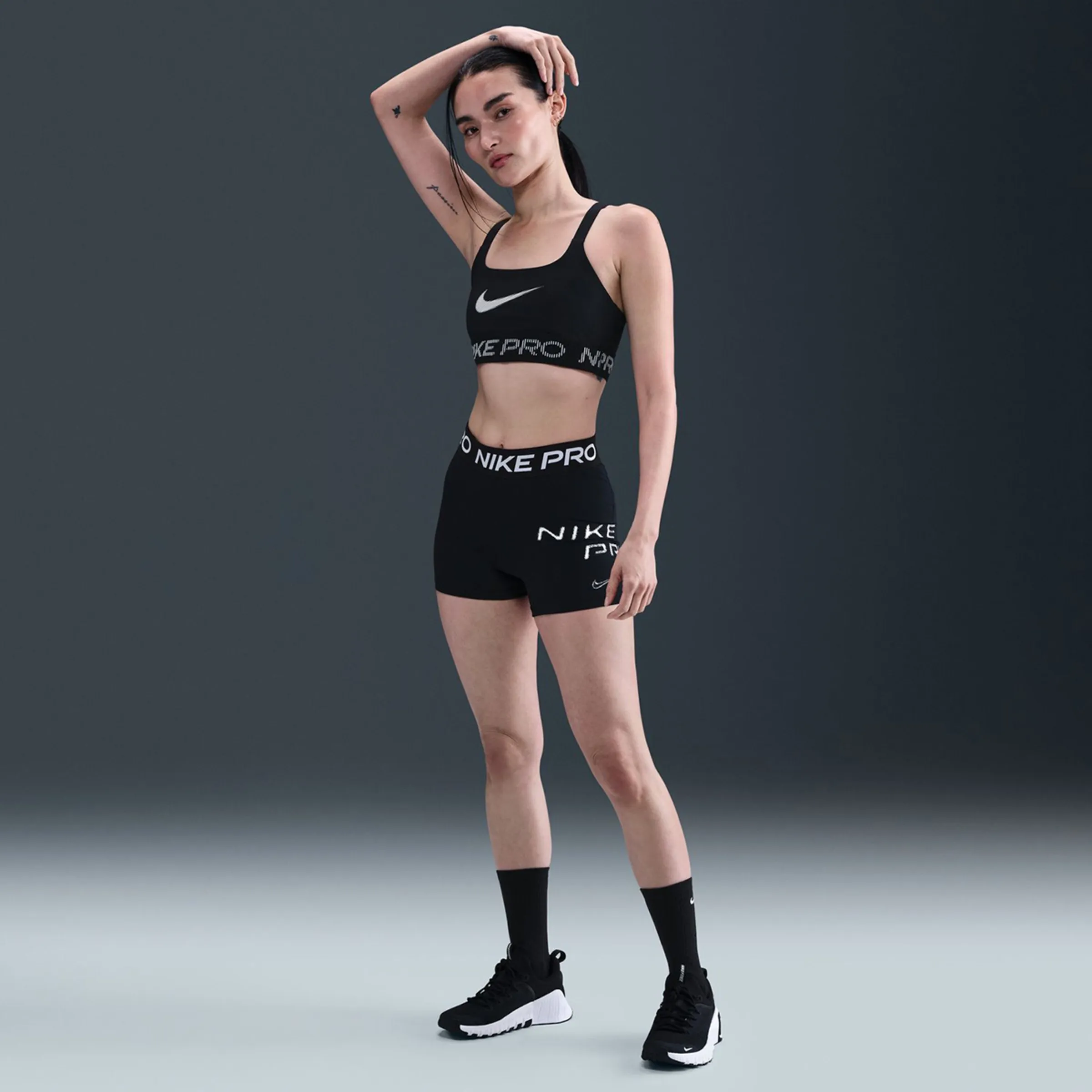 

Женский топ Pro Light Support Nike, черный