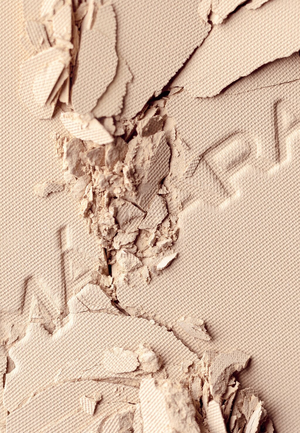 

Пудра для лица MÁDARA, выставка №1 Air Equal Soft Silk Mineral Powder