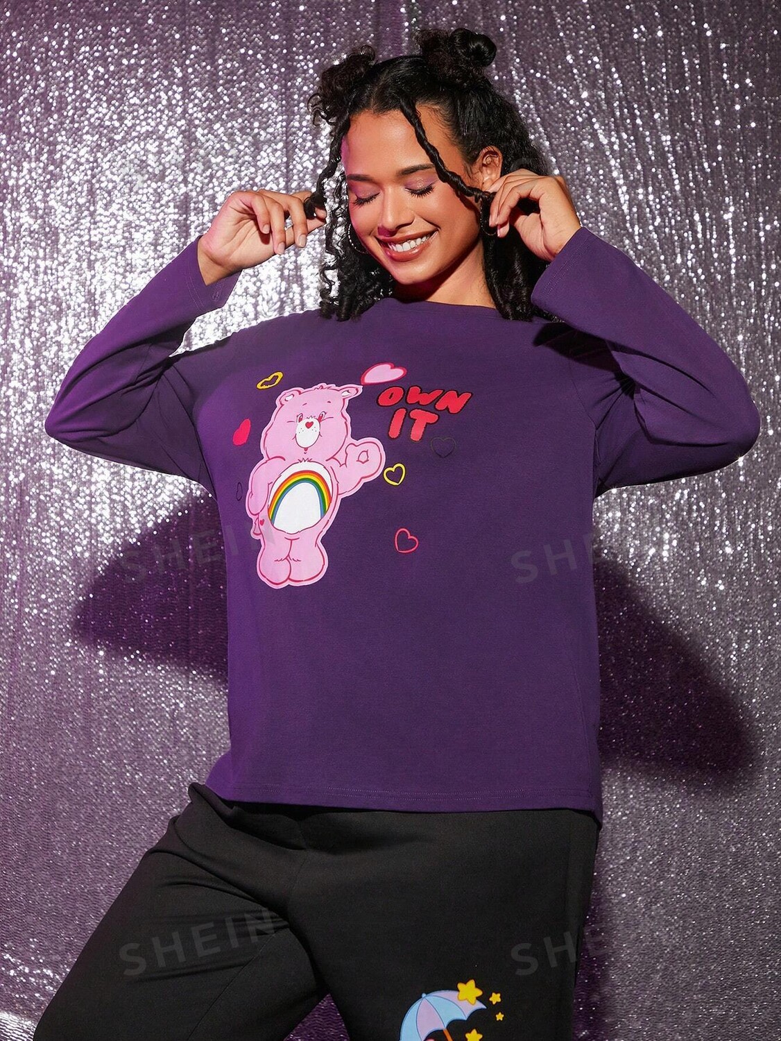 

Футболка Shein Care Bears Plus с изображением медведя и буквы, фиолетовый