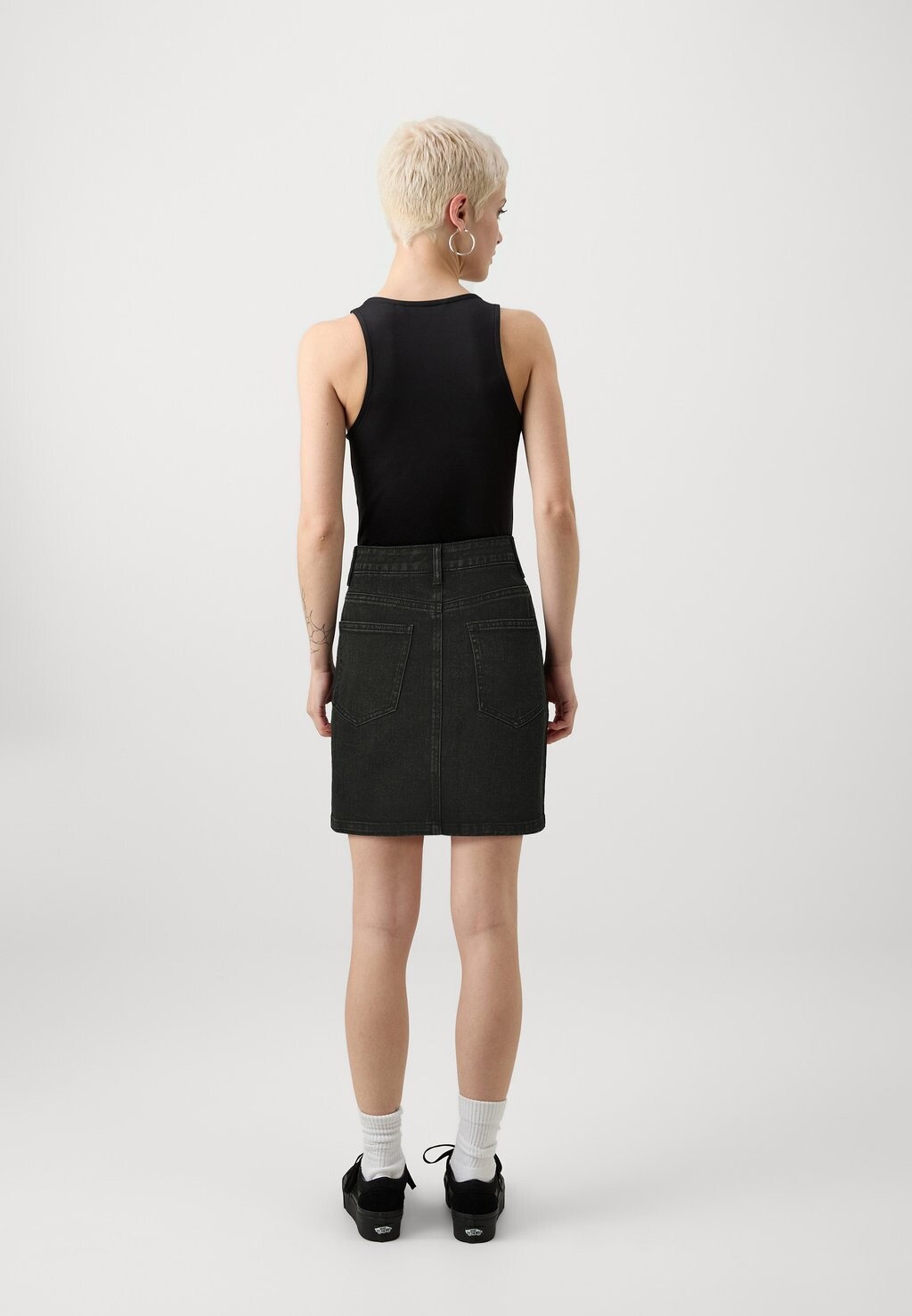 

Мини-юбка ONLKAMMA SHORT SKIRT ONLY Petite, черный