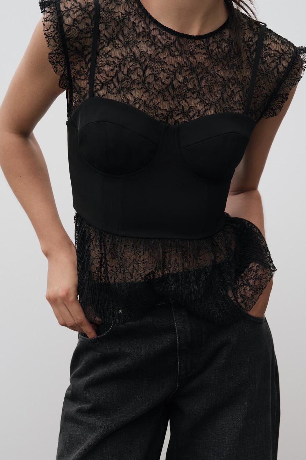 

Контрастный кружевной топ ZARA, черный