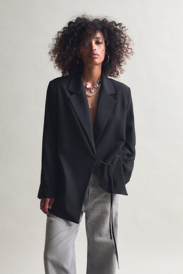 

Блейзер оверсайз с завязкой сбоку Pull And Bear, черный