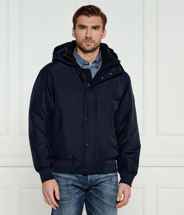 

Куртка будет надета Loose fit Boss Orange, синий