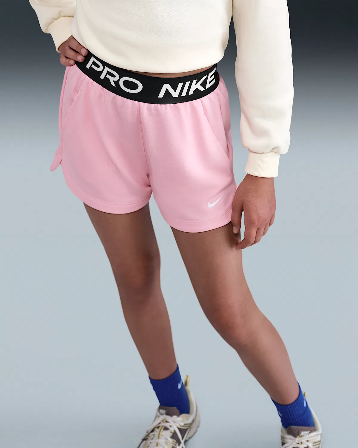 Детские шорты Nike Pro Fleece Dri-FIT для девочек, Medium Soft Pink/Medium Soft Pink/Black/White — фото 2
