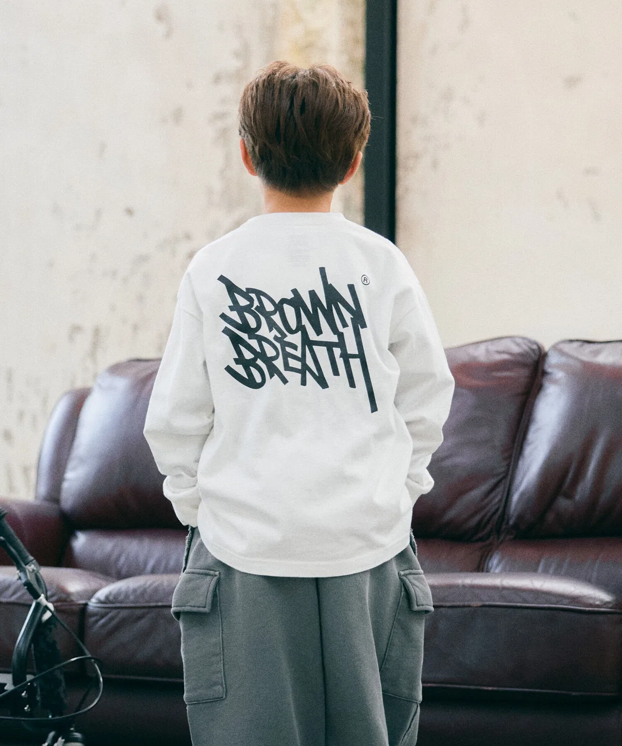 Детский лонгслив с логотипом белый от Brownbreath Kids
