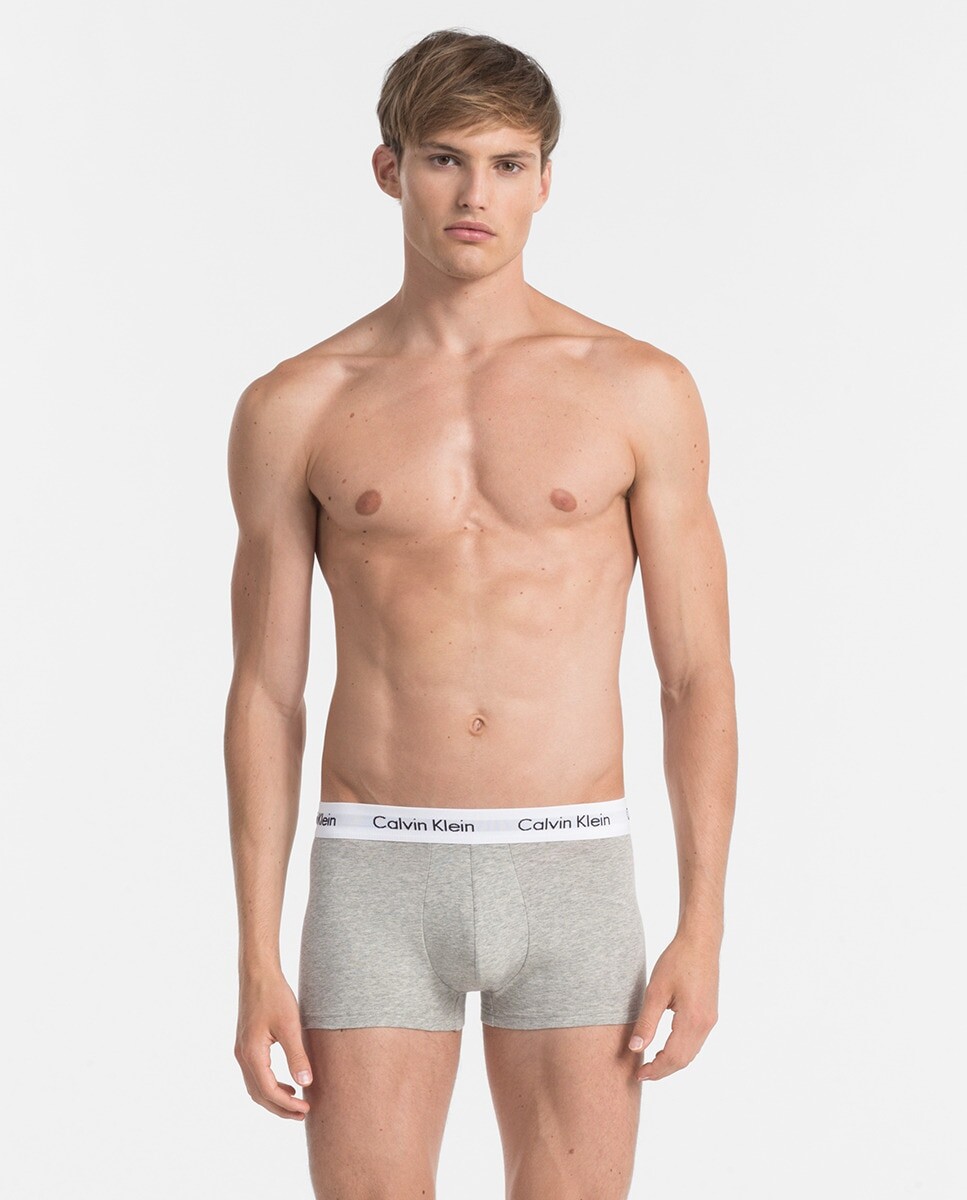 

Набор из трех мужских трикотажных боксеров Calvin Klein разных цветов Calvin Klein