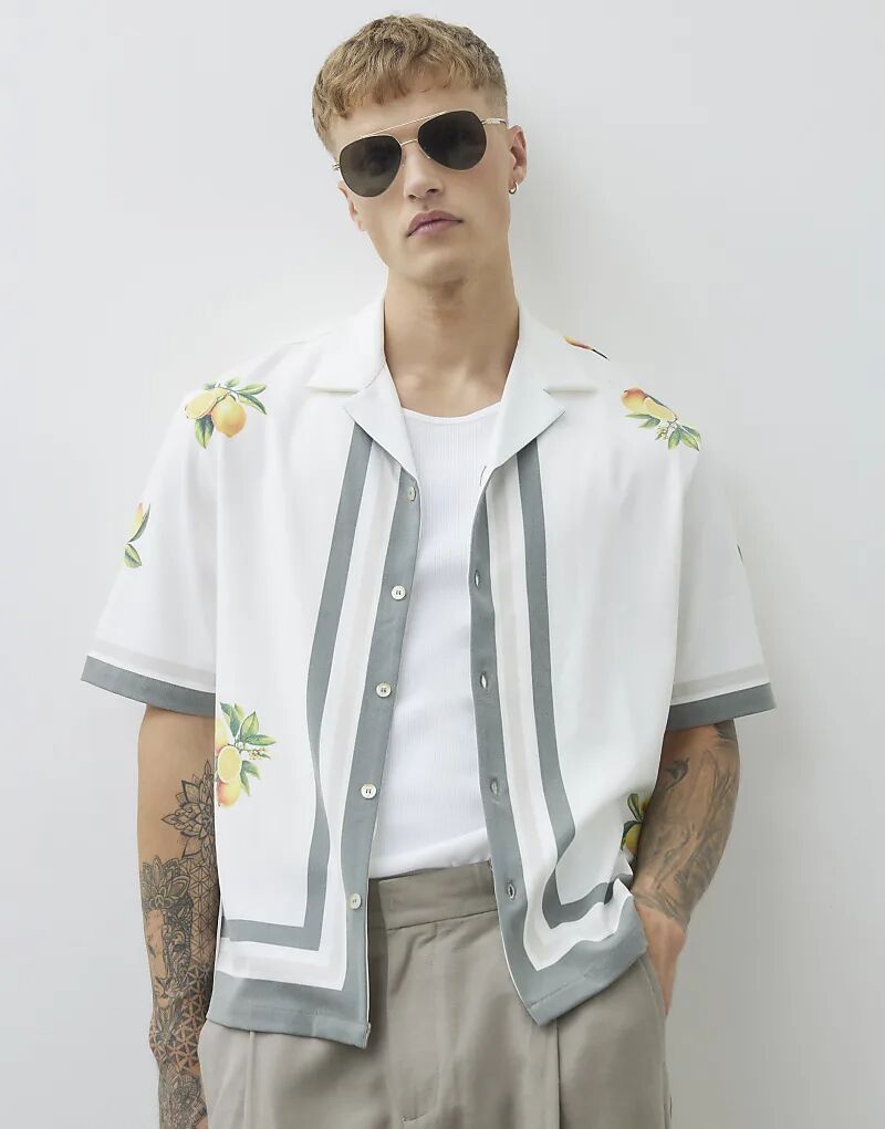 

Рубашка River Island White классического кроя в полоску с лимонным принтом цвета экрю