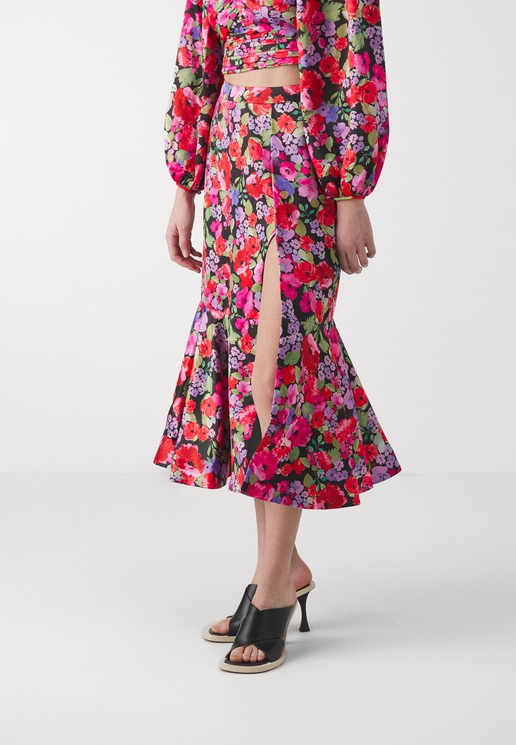 

Юбка А-силуэта CLYDE MIDI SKIRT AMUR, черный