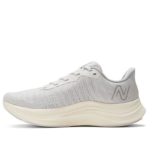 

Кроссовки fuelcell propel v4 New Balance, серый