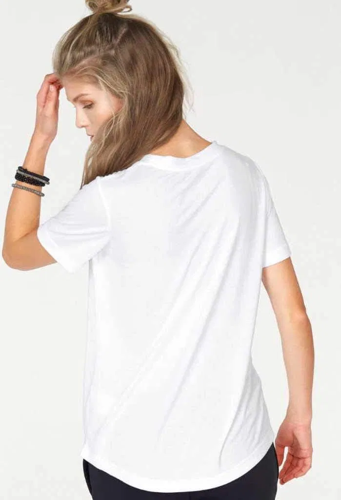 Футболка Nike Essential T-shirt, женская, цвет White/Black — фото 2