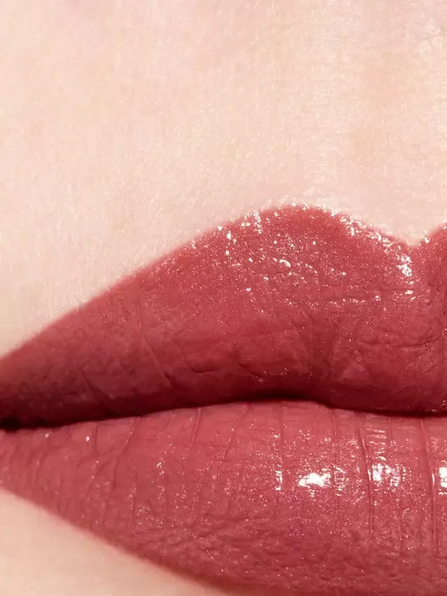 Помада Rouge Coco Longwear Satin Lipstick: увлажняющий и разглаживающий уход за губами CHANEL, 104 Mademoiselle — фото 3