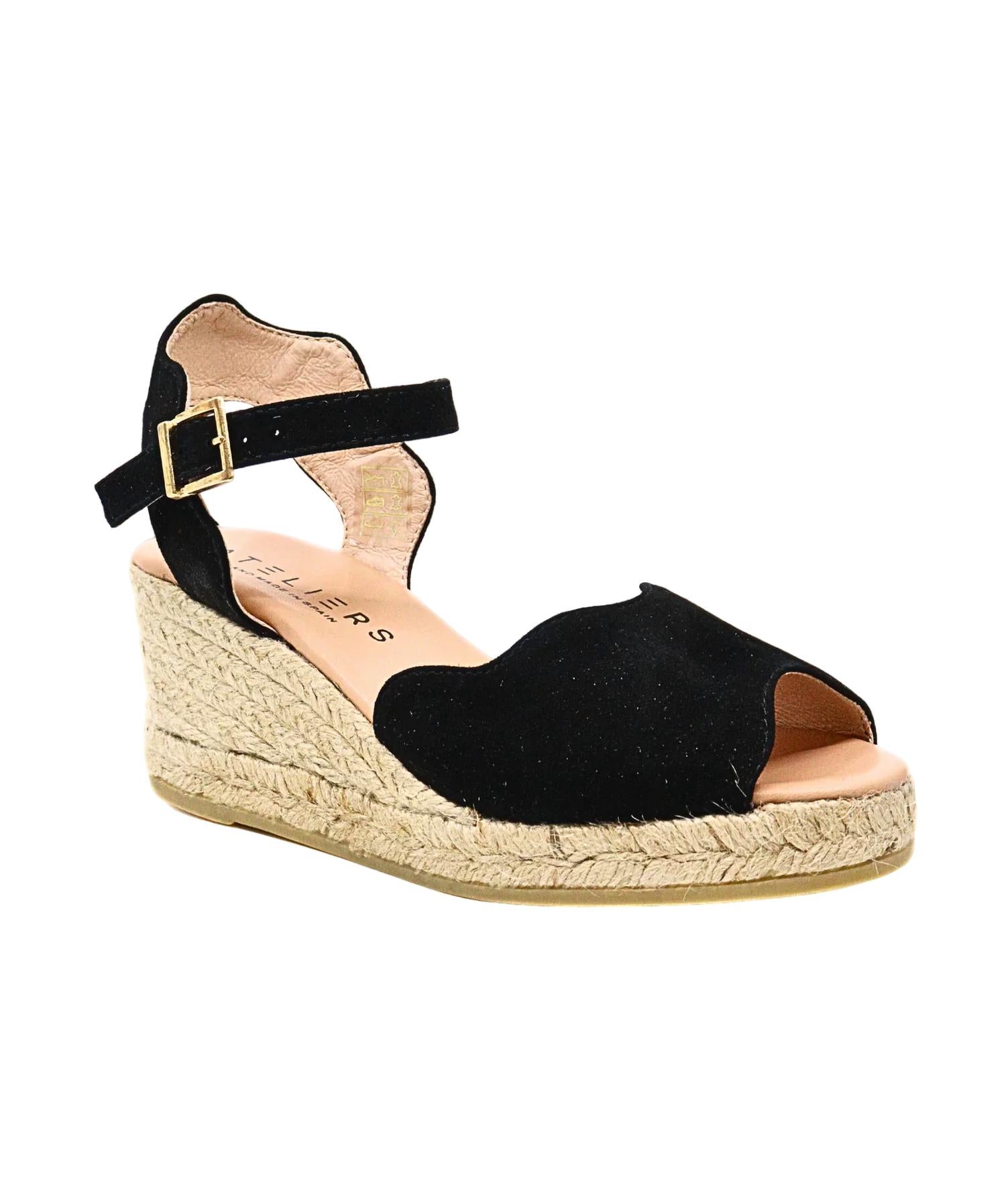 Женские босоножки Oasis Wedge Sandal черного цвета Ateliers