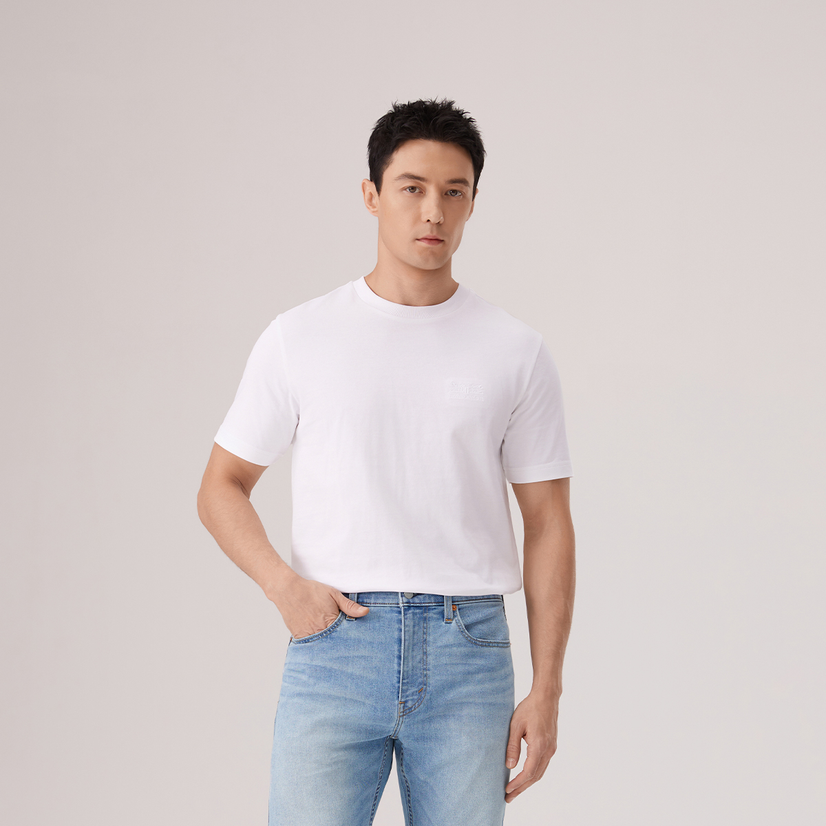 Levis Футболка Unisex White Crew Neck — фото 3