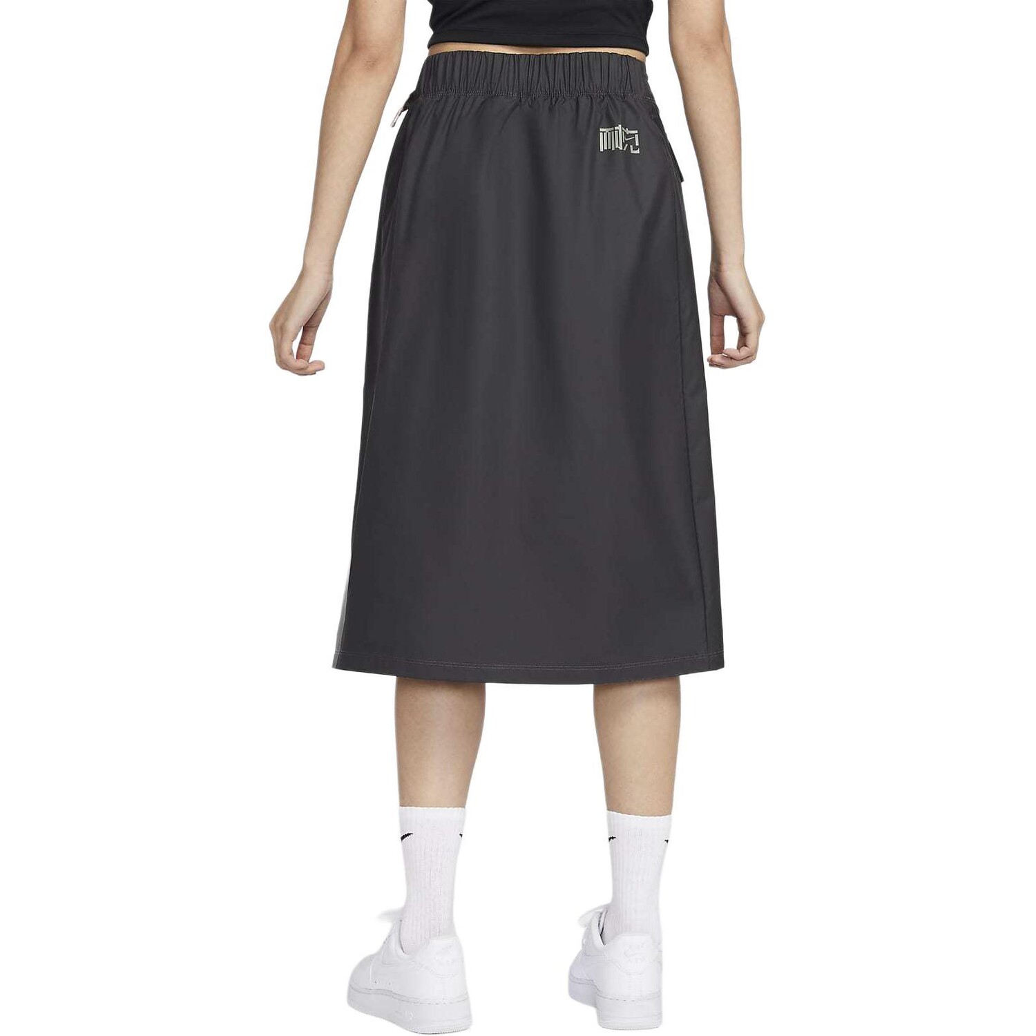 SPORTSWEAR TECH PACK Повседневная длинная юбка женская дымчато-серая Nike — фото 4