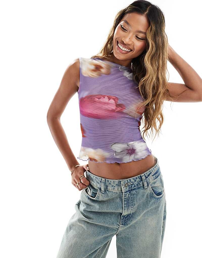 

ASOS DESIGN Сетчатый топ с вырезом с нечетким сиреневым цветочным 3D узором