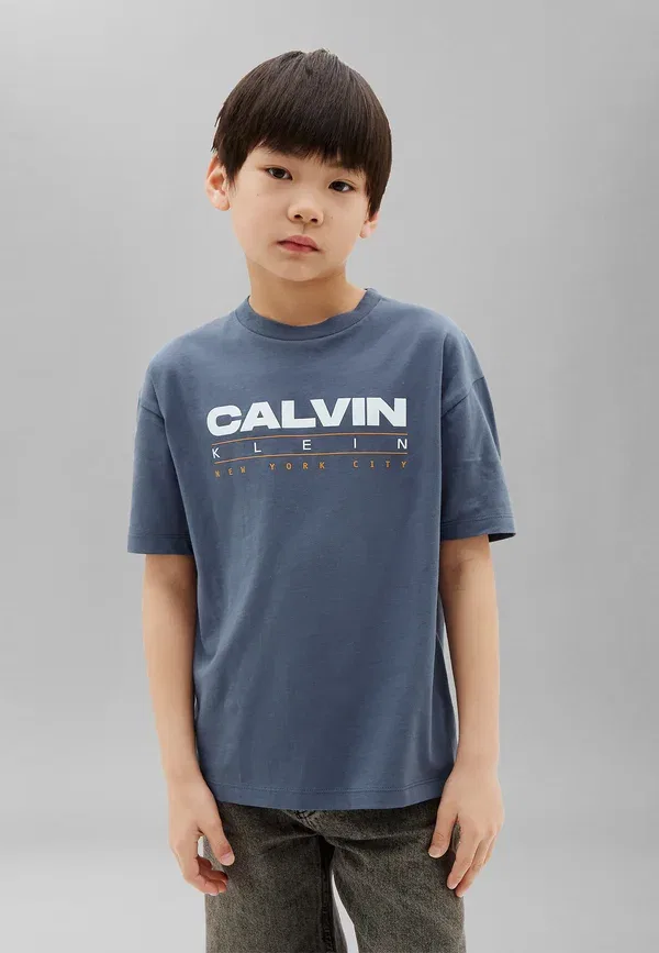 Футболка с принтом Calvin Klein Jeans, цвет ночно-синий — фото 2