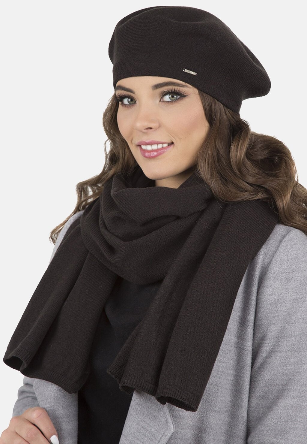 

Шапка 7005 BERET AND SCARF SET Vivisence, цвет black