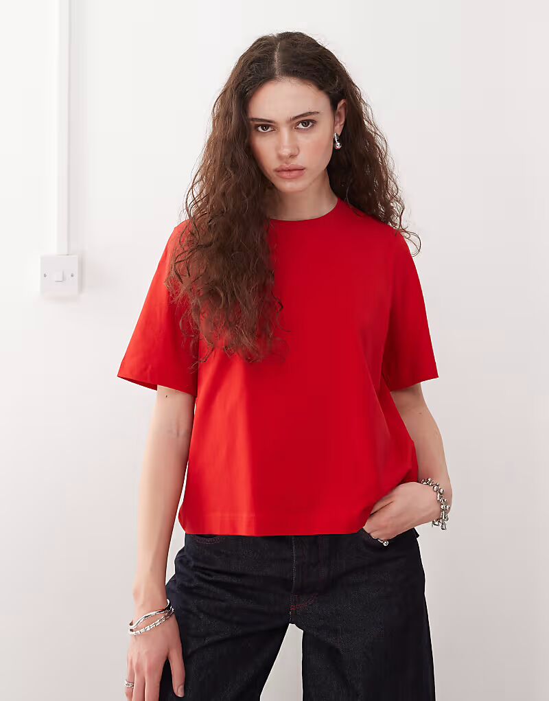 

Футболка свободного кроя Weekday Perfect красного цвета