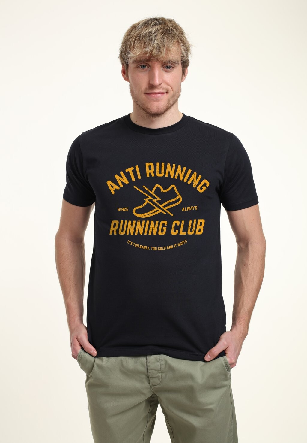 

Футболка с принтом DUKE SONS ANTI RUNNING CLUB Henry Tiger, темно-синий