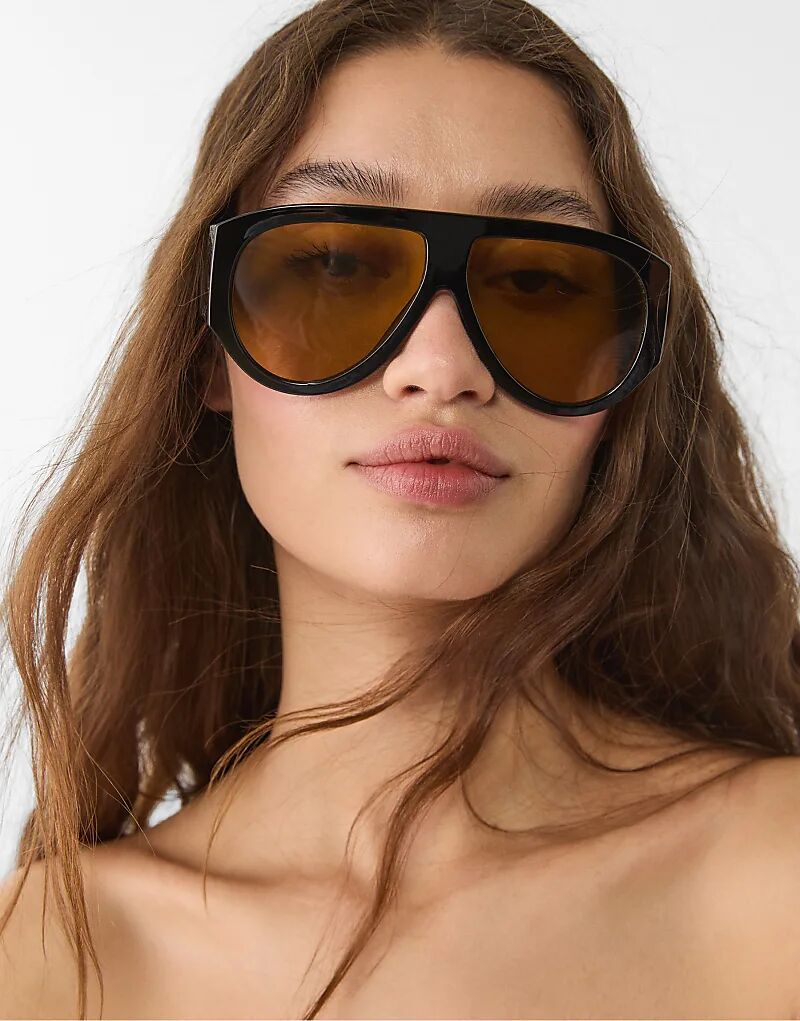 

Солнцезащитные очки Stradivarius из смолы черного цвета