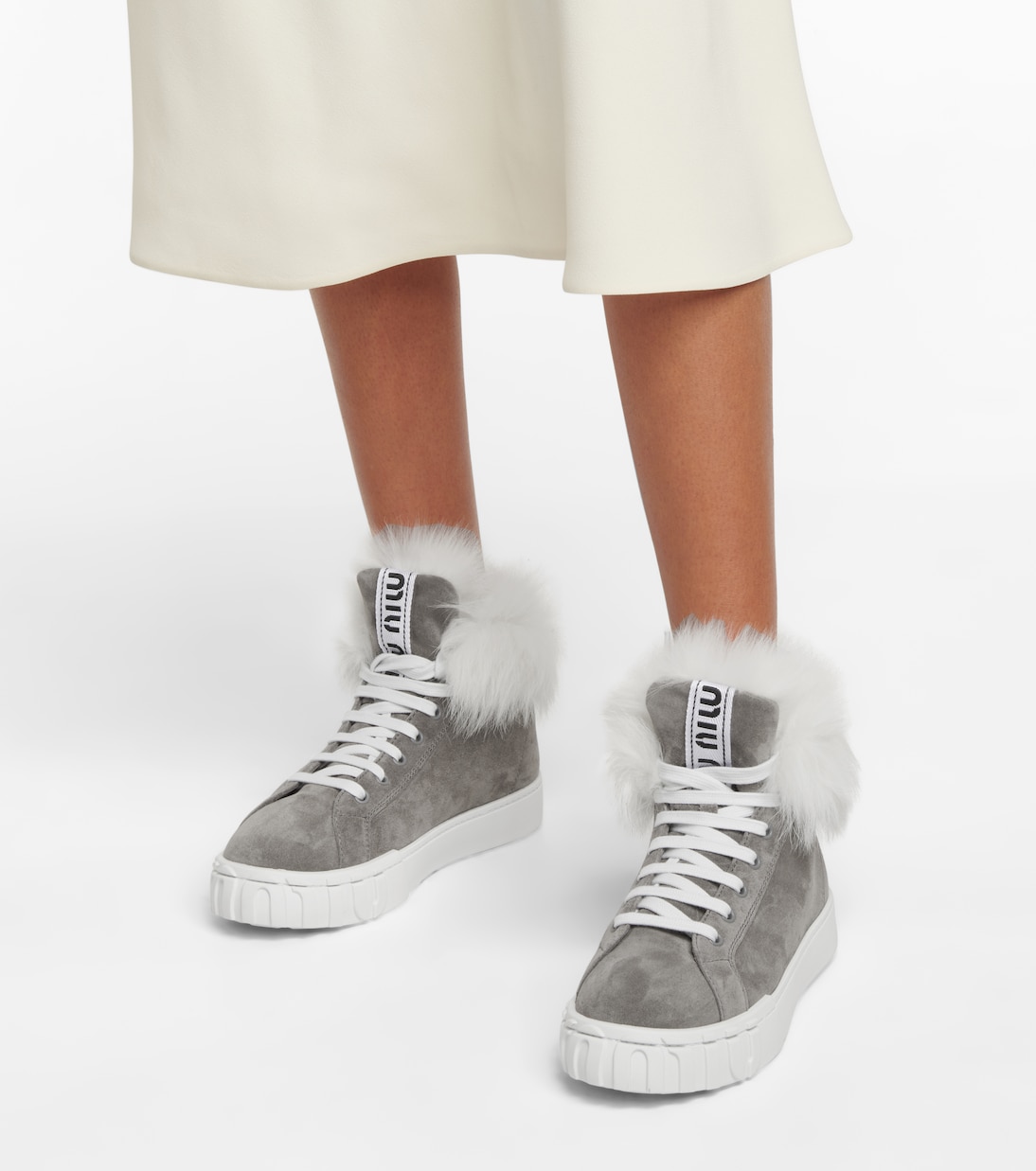 Замшевые кроссовки с овчиной внутри Miu Miu, Ghiaia+Naturale — фото 4
