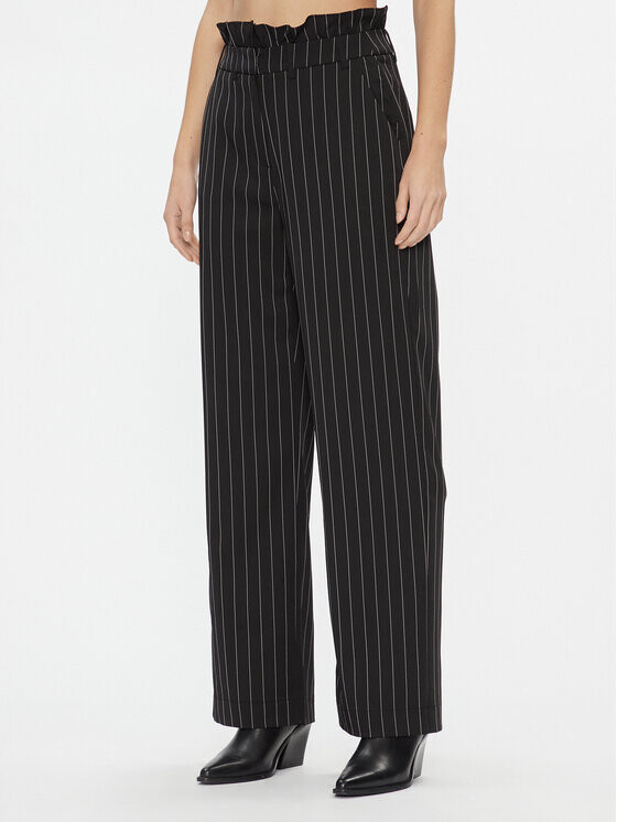 

Тканевые брюки стандартного кроя Vero Moda, черный