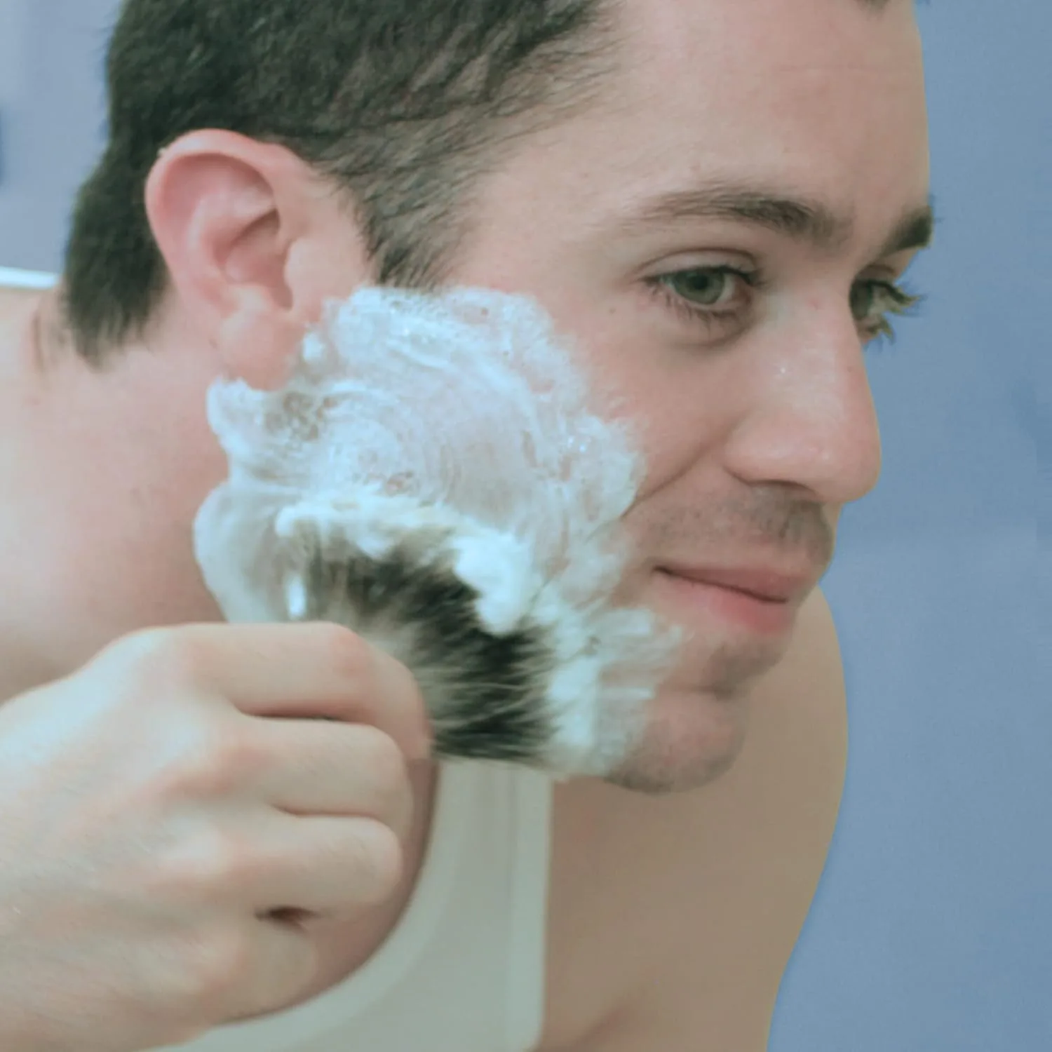 Крем для бритья eShave для мужчин со вкусом лаванды предотвращает раздражение и ожоги после бритья, образует обильную пену для мягкого, шелковистого и максимально гладкого бритья. — фото 4