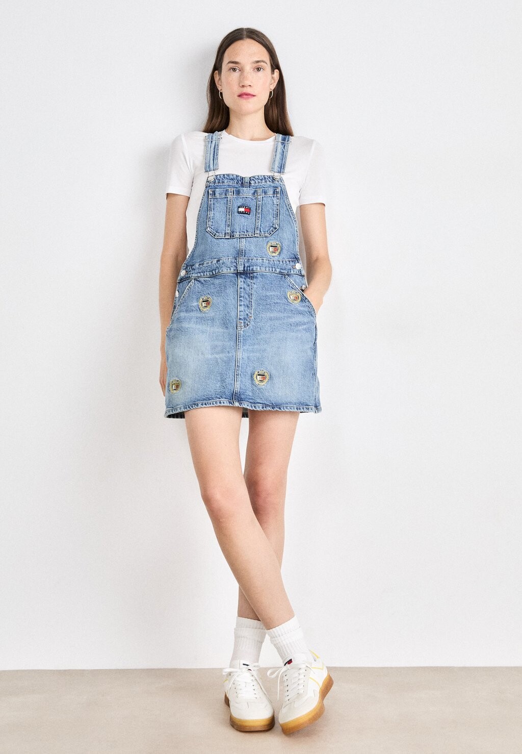 

Платье из денима CLASSIC DUNGAREE DRESS Tommy Jeans, синий деним