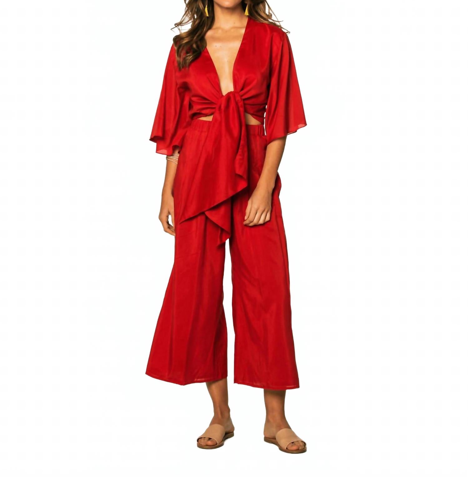 

Женская красная блузка с запахом SOAH