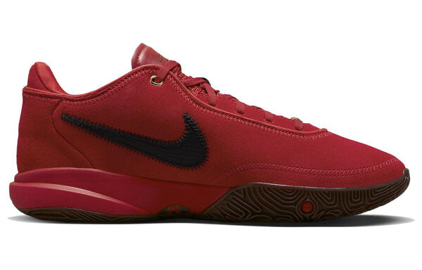 Кроссовки Nike Liverpool F.C. x LeBron 20 'University Red', красный — фото 2