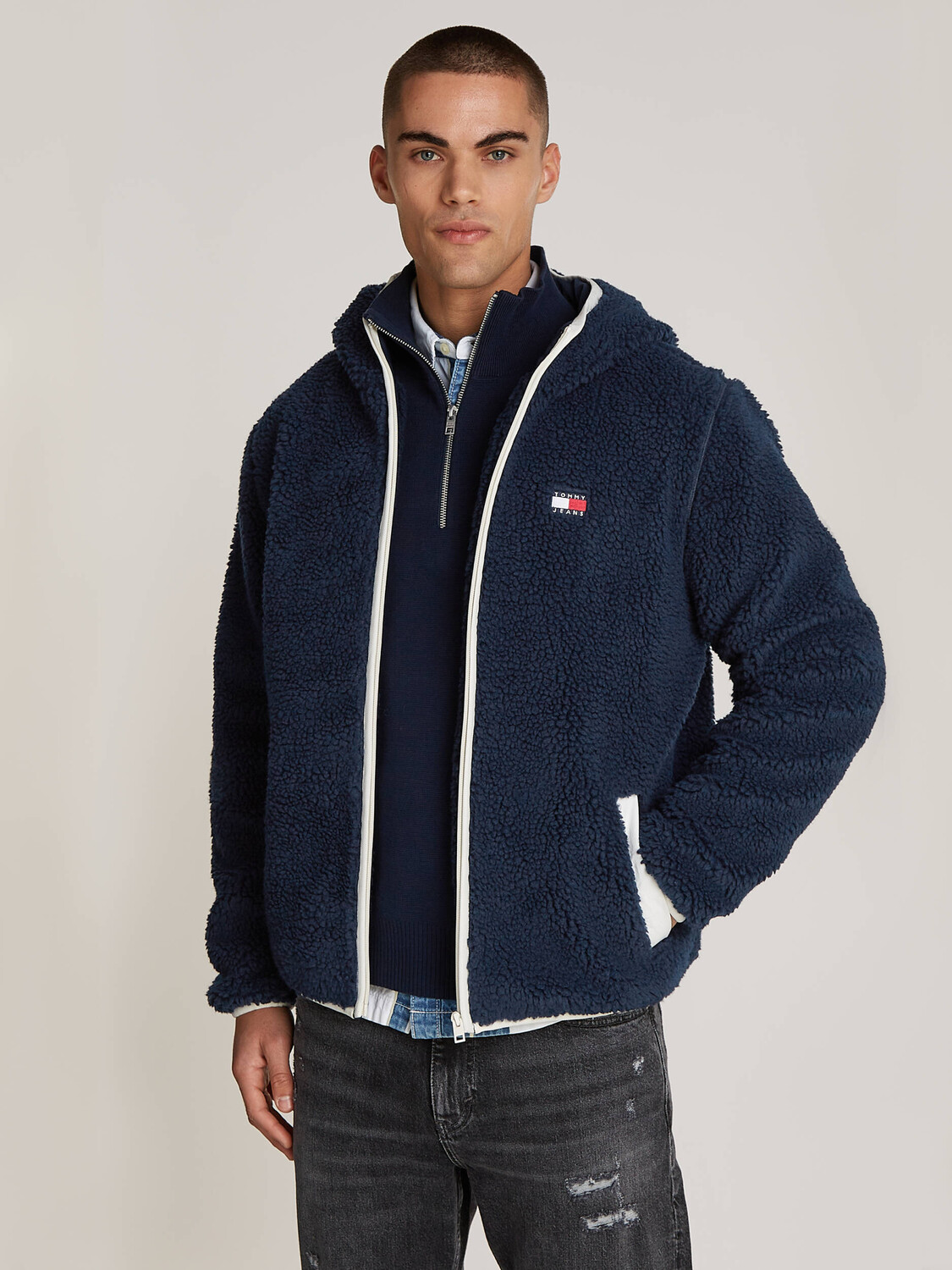

Толстовка Tommy Jeans Regular Fit, темно-синий