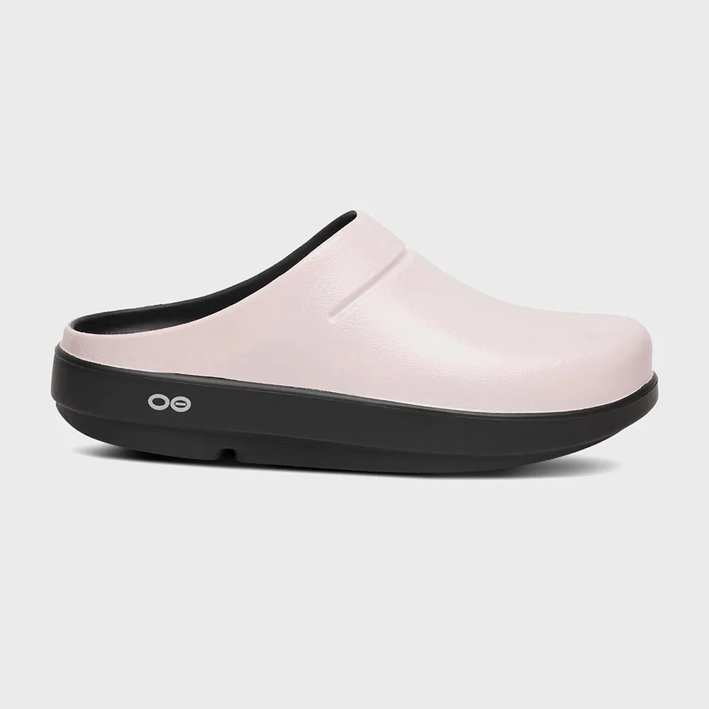 Унисекс светло-розовые сабо Oocloog Luxe от Oofos