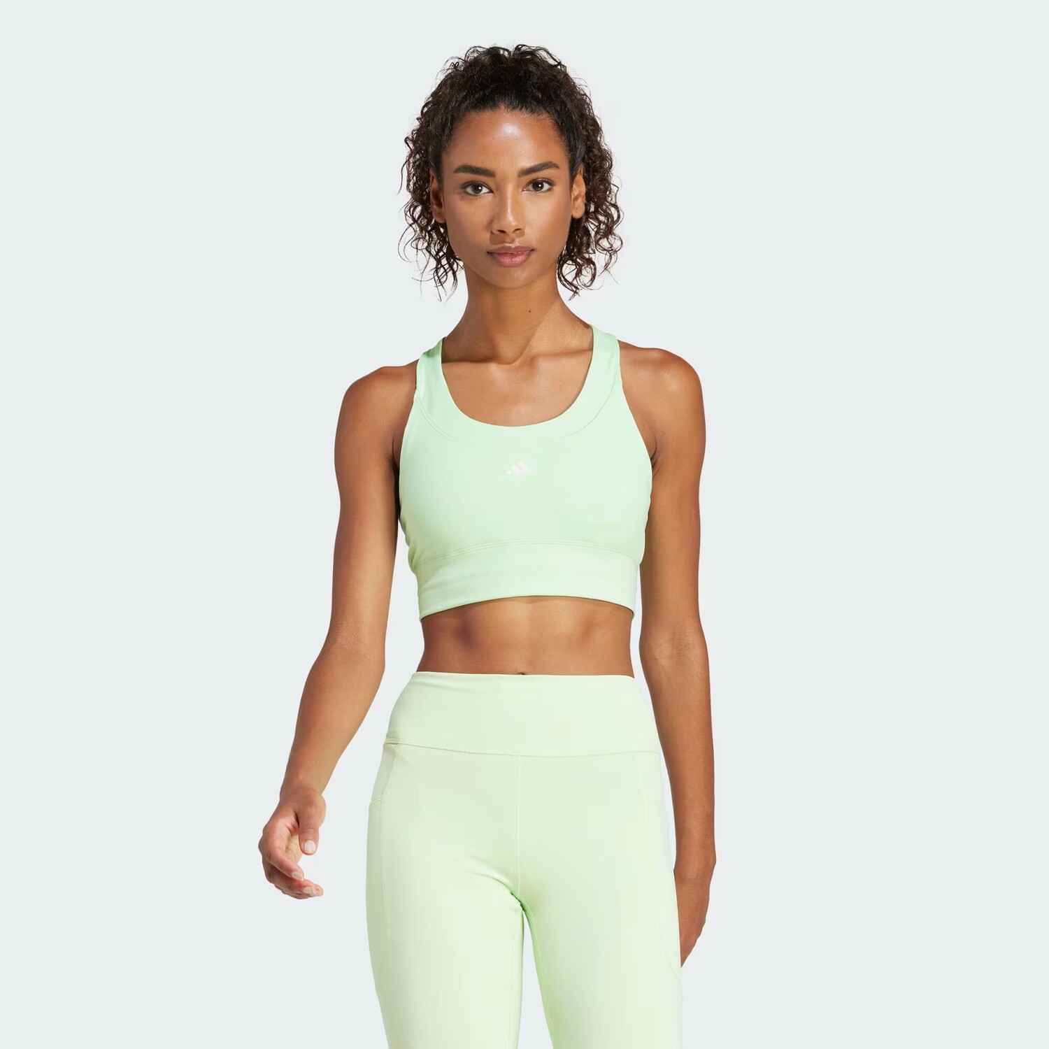 

Бюстгальтер Run Pocket со средней поддержкой Adidas, цвет Semi Green Spark