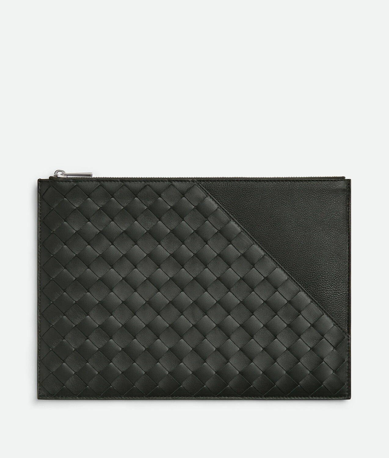 

Плоская косметичка Intrecciato с диагональю Bottega Veneta, темно-зеленый