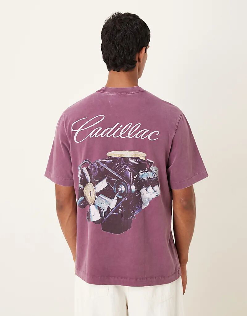 

Футболка Abercrombie & Fitch с коротким рукавом и принтом автомобиля на спине бордового цвета