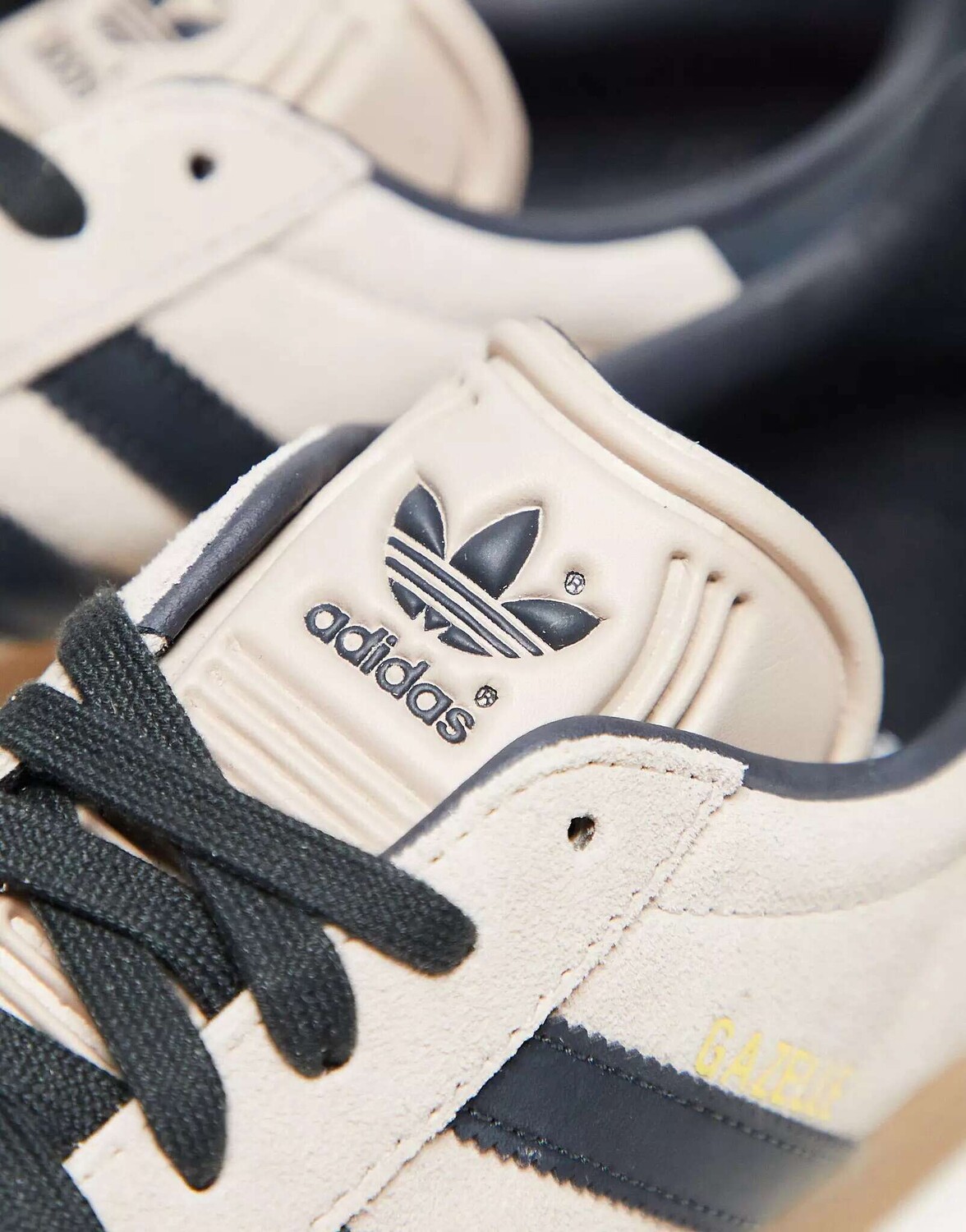 Кроссовки adidas Originals Gazelle темно-серого цвета и индиго — фото 2