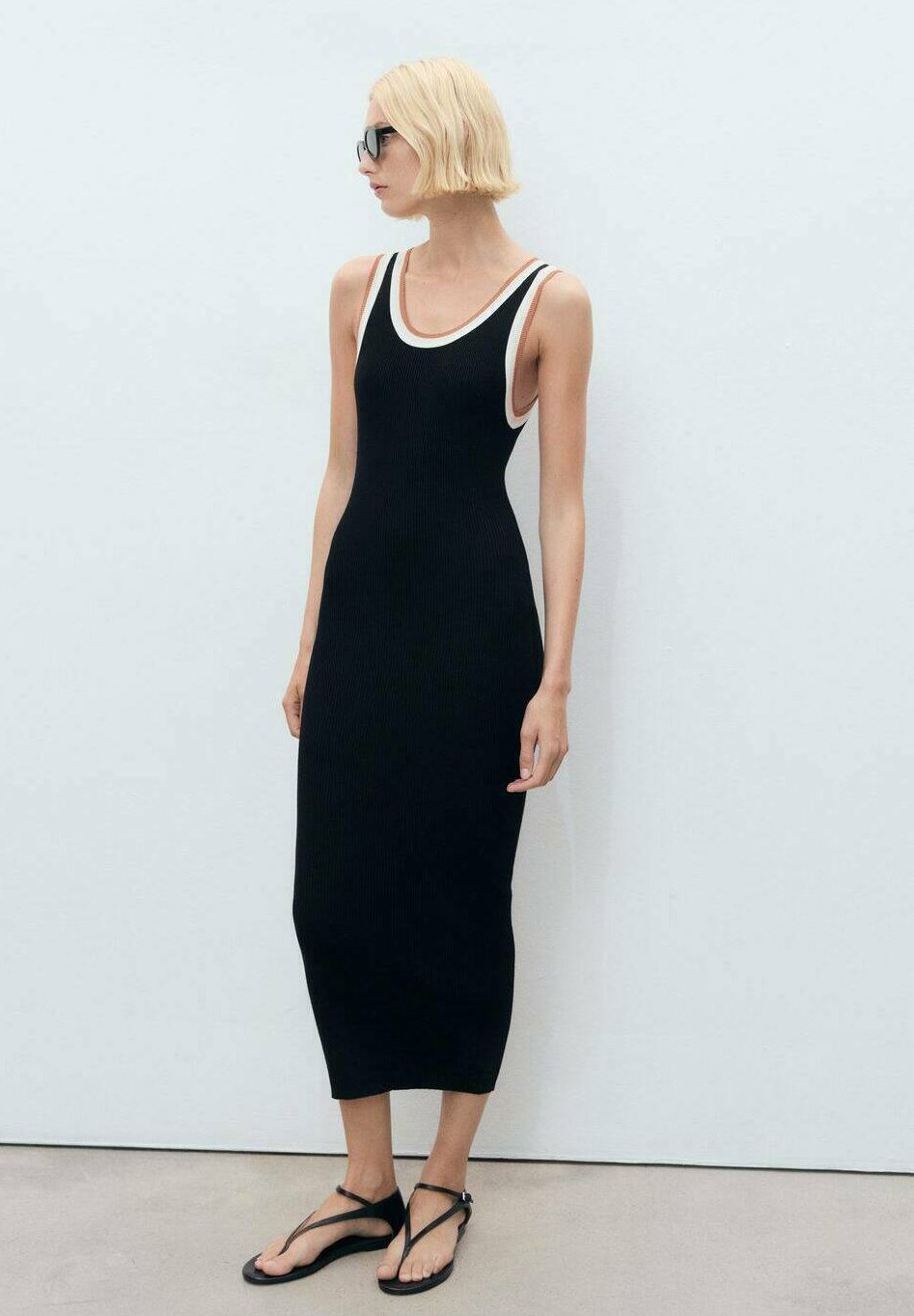 

Платье-джемпер WITH CONTRASTING DETAILS Mango, черный