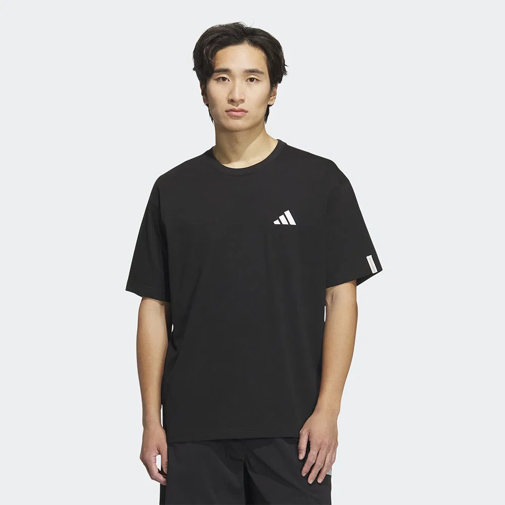 Мужская чёрная футболка с коротким рукавом и малым логотипом от Adidas