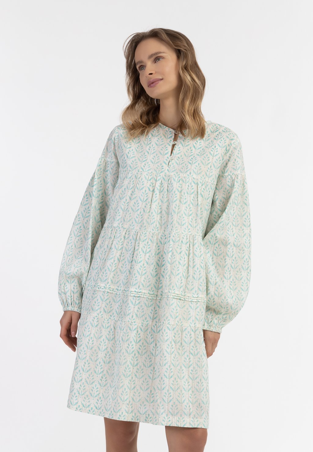 

Повседневное платье MIT ALLOVER-PRINT IZIA, бирюзовый