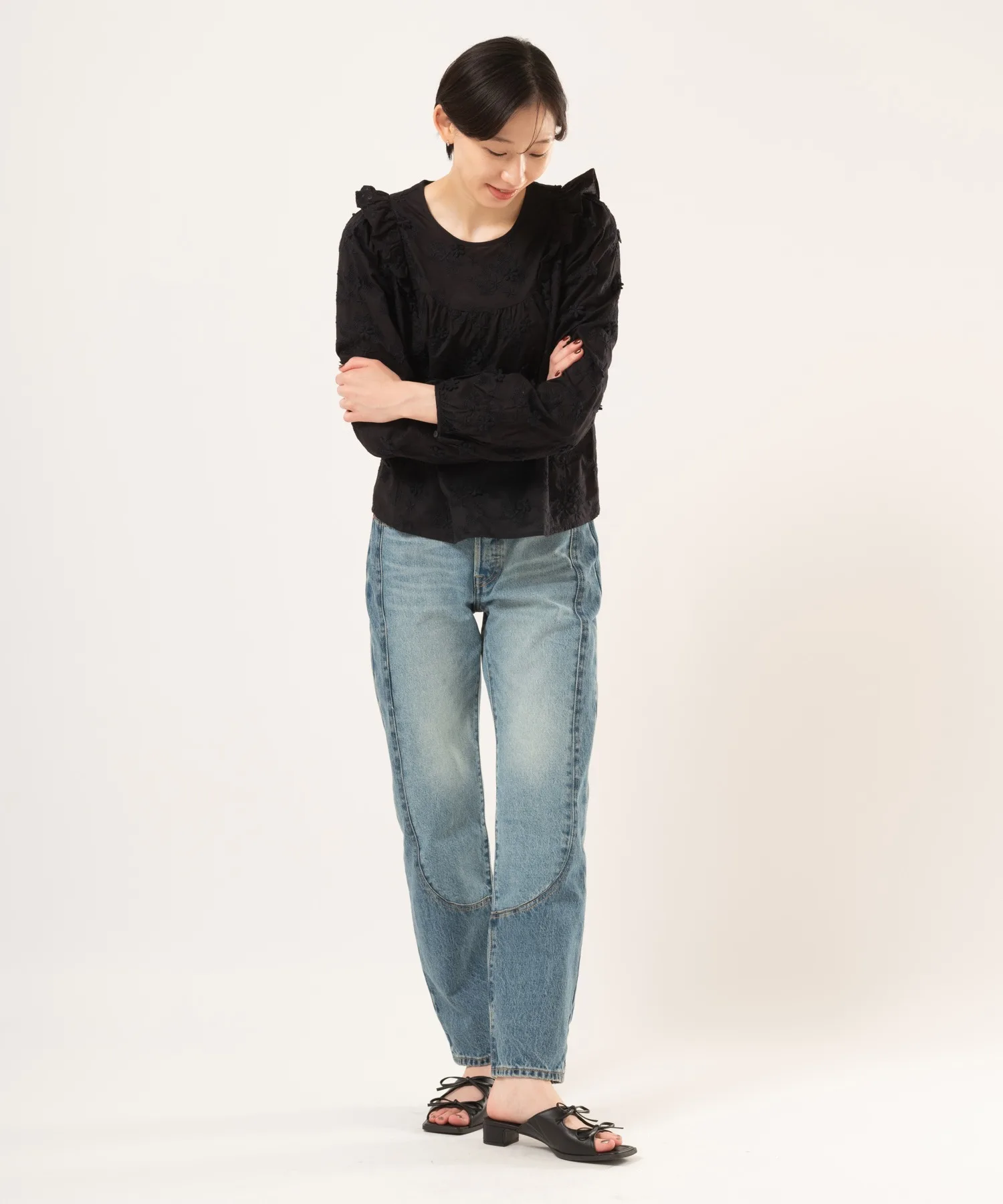 Женская блузка с фриллами Levi's MALLORY чёрная — фото 4