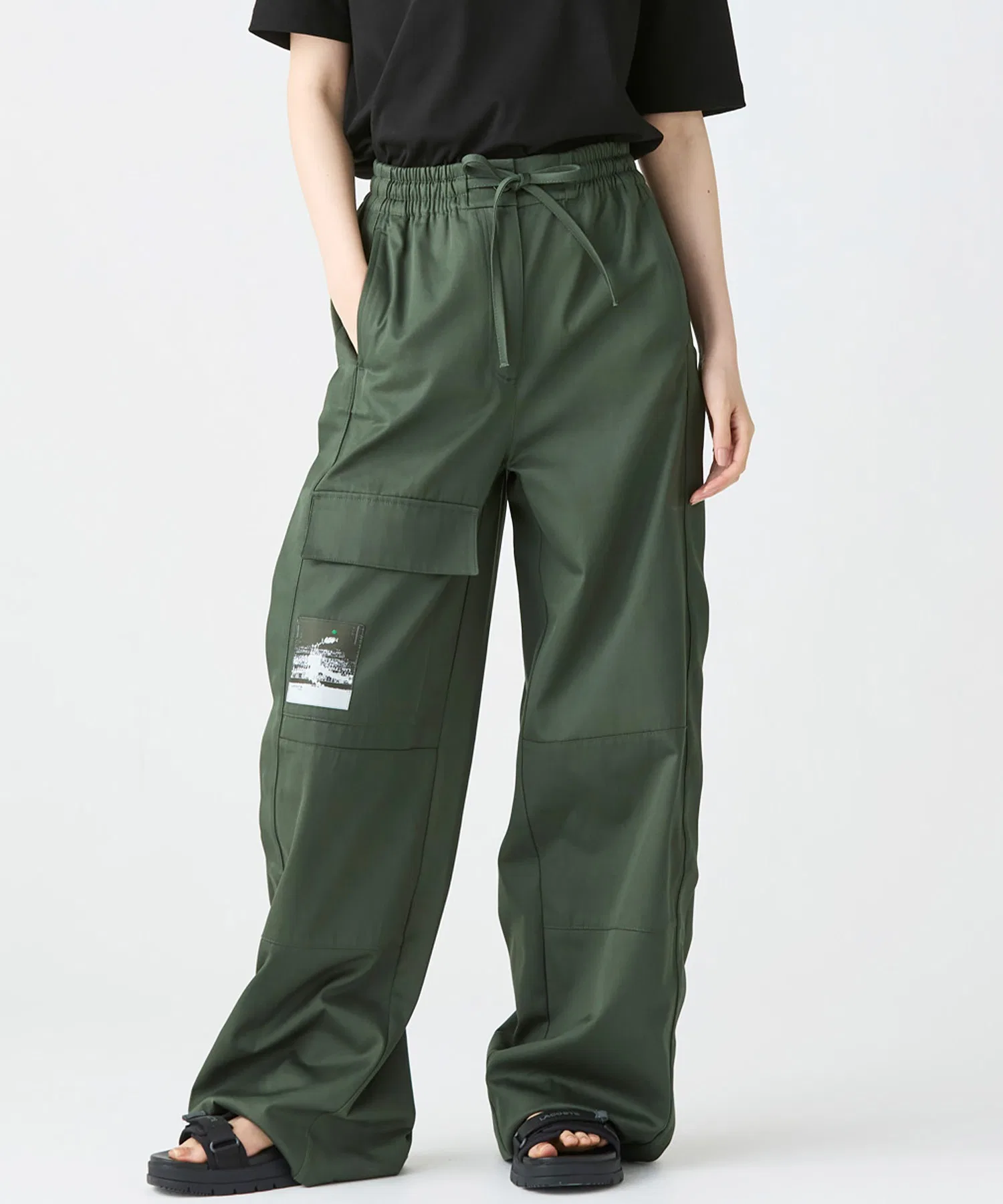 Брюки карго LACOSTE широкие прямые тёмно-зелёные — фото 3