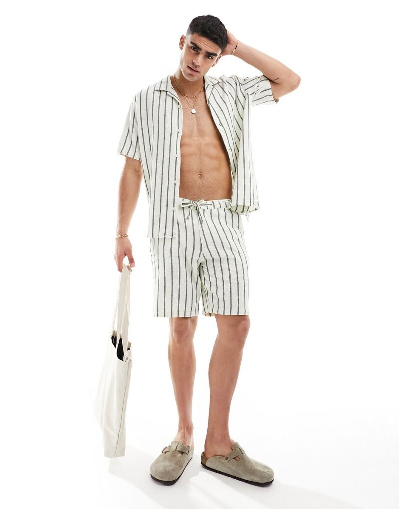 

Selected Homme – зеленые шорты в фактурную полоску, часть комплекта