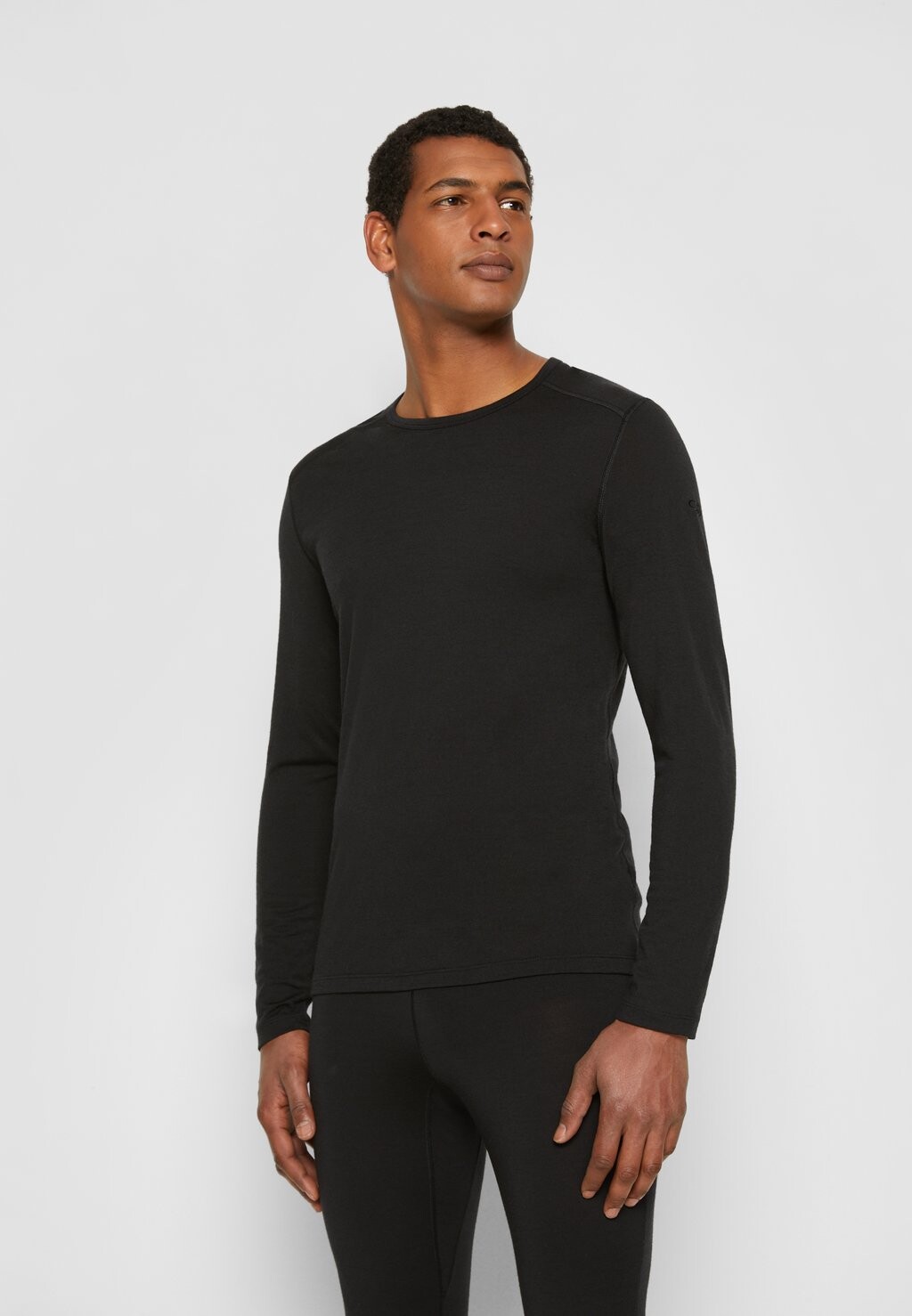

Майка Icebreaker 100% MERINO 200 LS CREWE, цвет Black, Черный, Майка Icebreaker 100% MERINO 200 LS CREWE, цвет Black